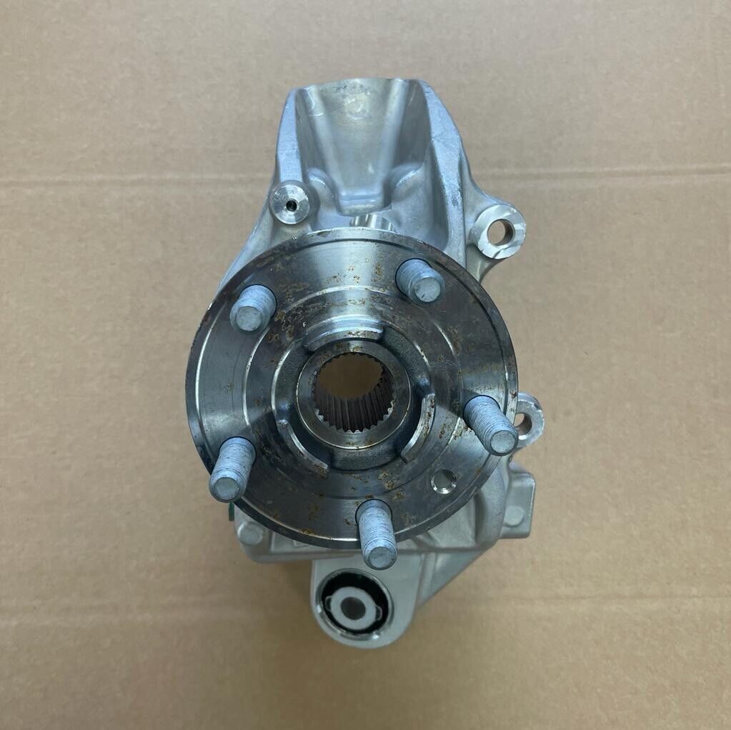 GENUINE RANGE ROVER EVOQUE LH REAR KNUCKLE  HUB NEAR SIDE Lr098368 Lr024427