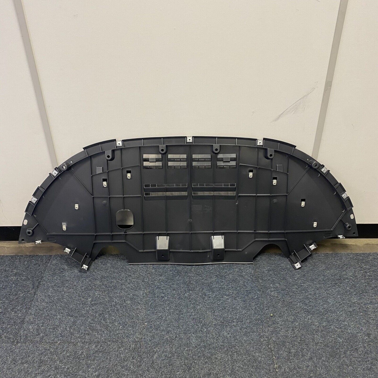 Genuine jaguar Xk 2009 front bumper under tray c2p15023