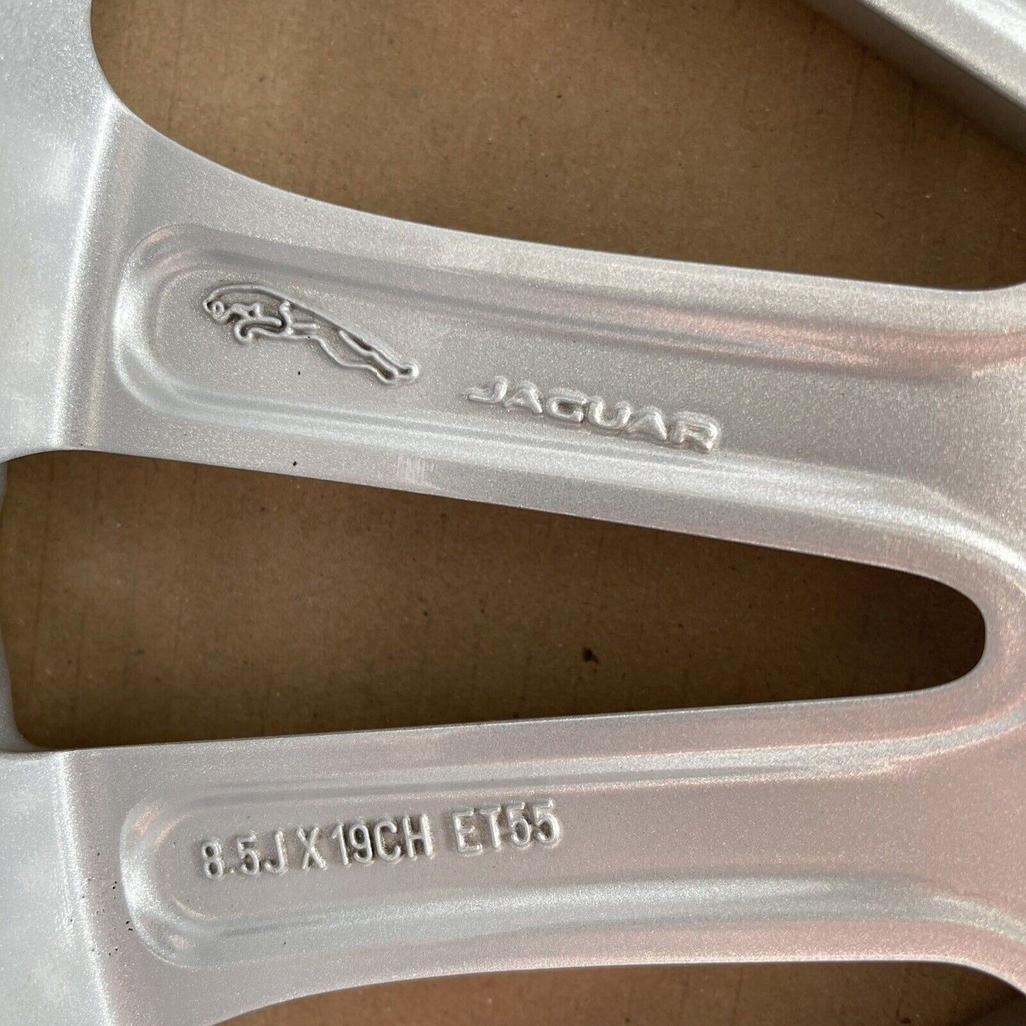 Genuine Jaguar XE 19" Rear Radiance Alloy Wheel 8.5Jx19CHx55 T4n1680 Gx731007ja