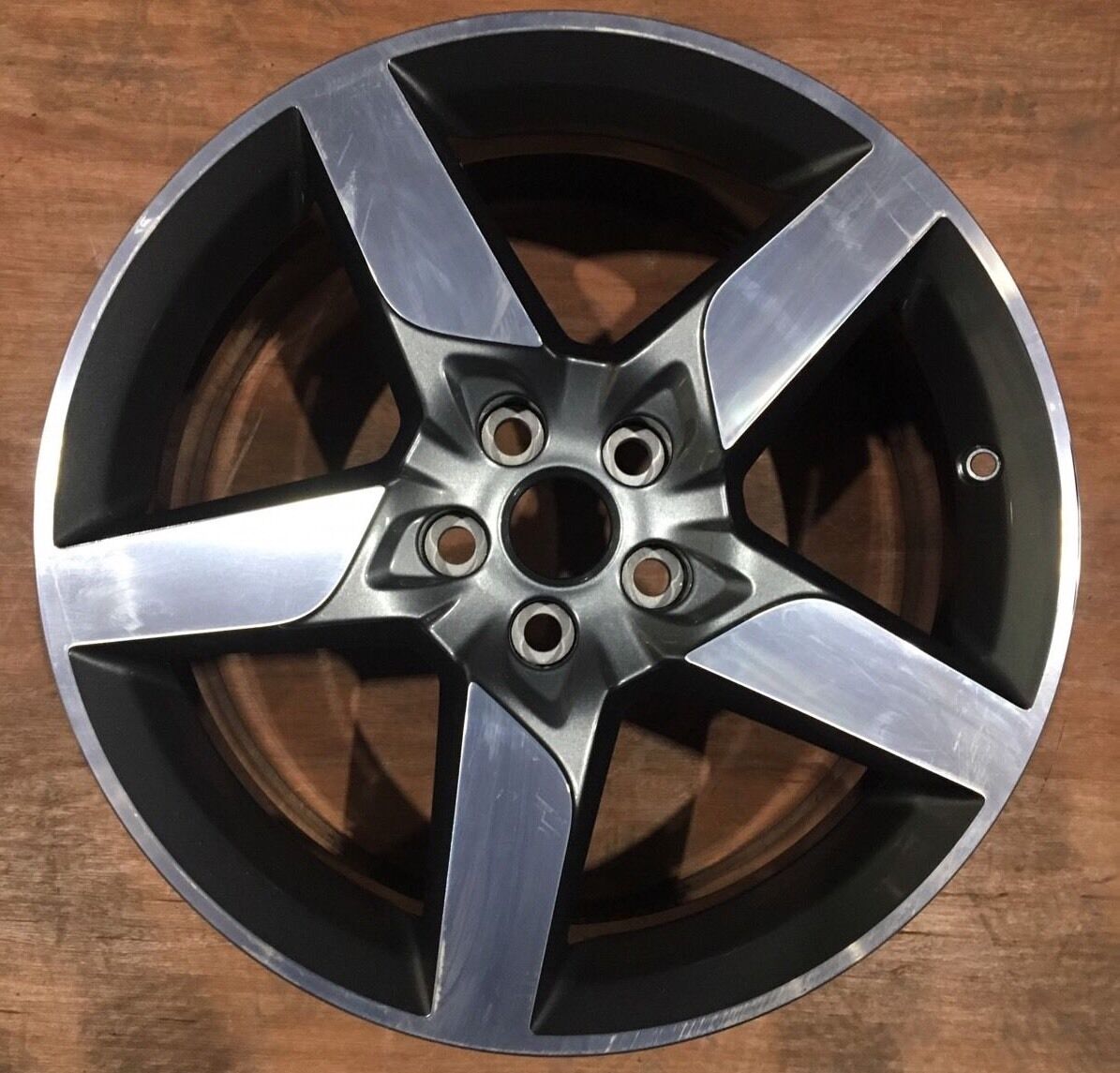 Genuine Jaguar XE 18" Front Star Alloy  Grey & Diamond Cut 7.5jx18ch 46 T4n3699