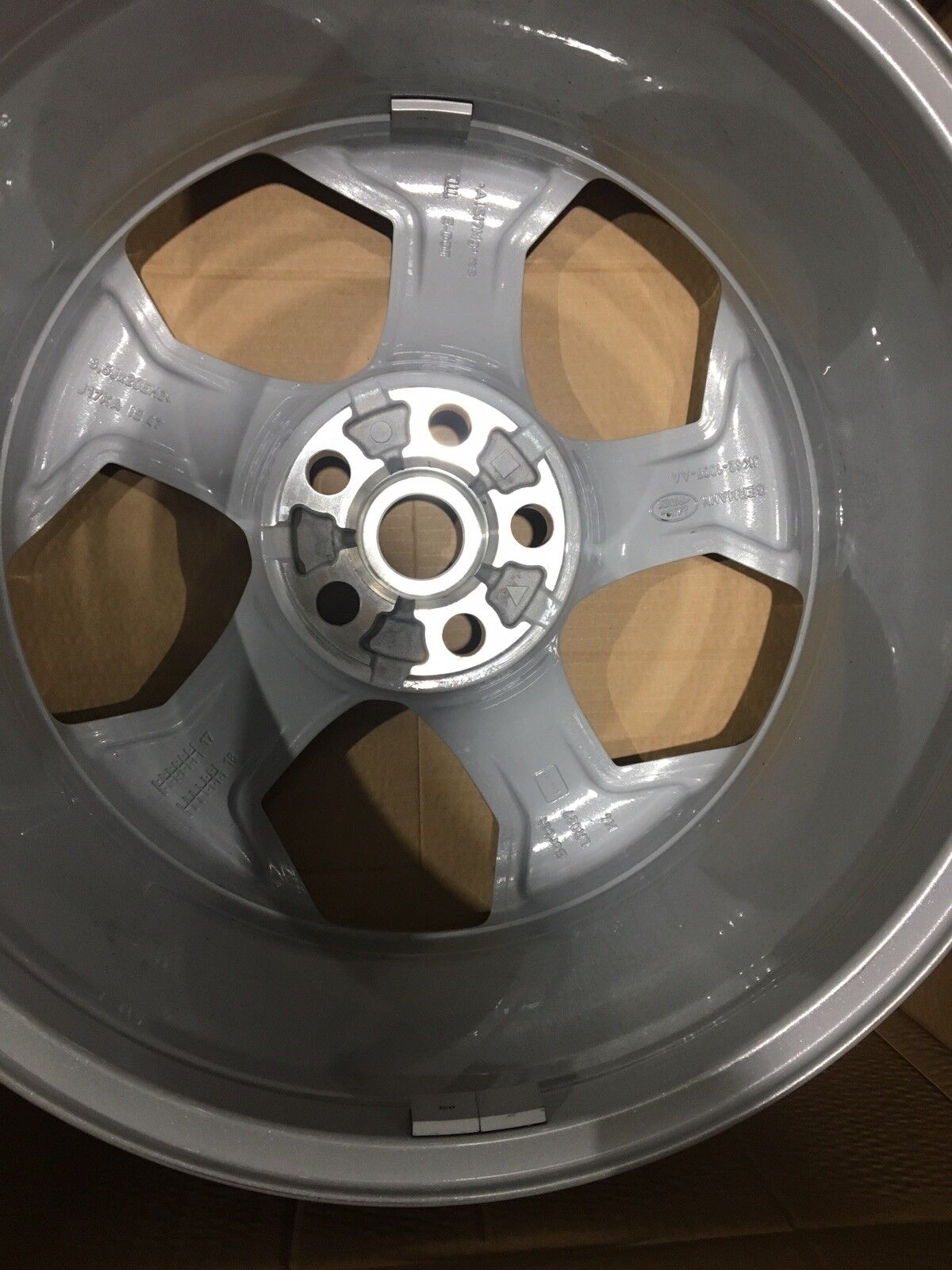 Genuine Range Rover Sport 20" Silver Thong alloy 8.5Jx20 47 LR099135