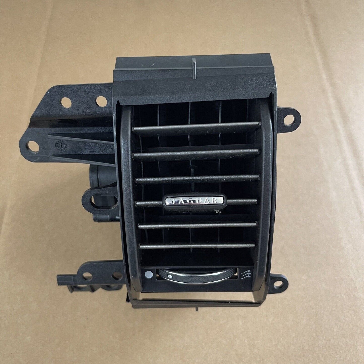 GENUINE JAGUAR XF X250 FRONT LEFT PASSENGER SIDE DASHBOARD AIR VENT 8X2319K617AJ