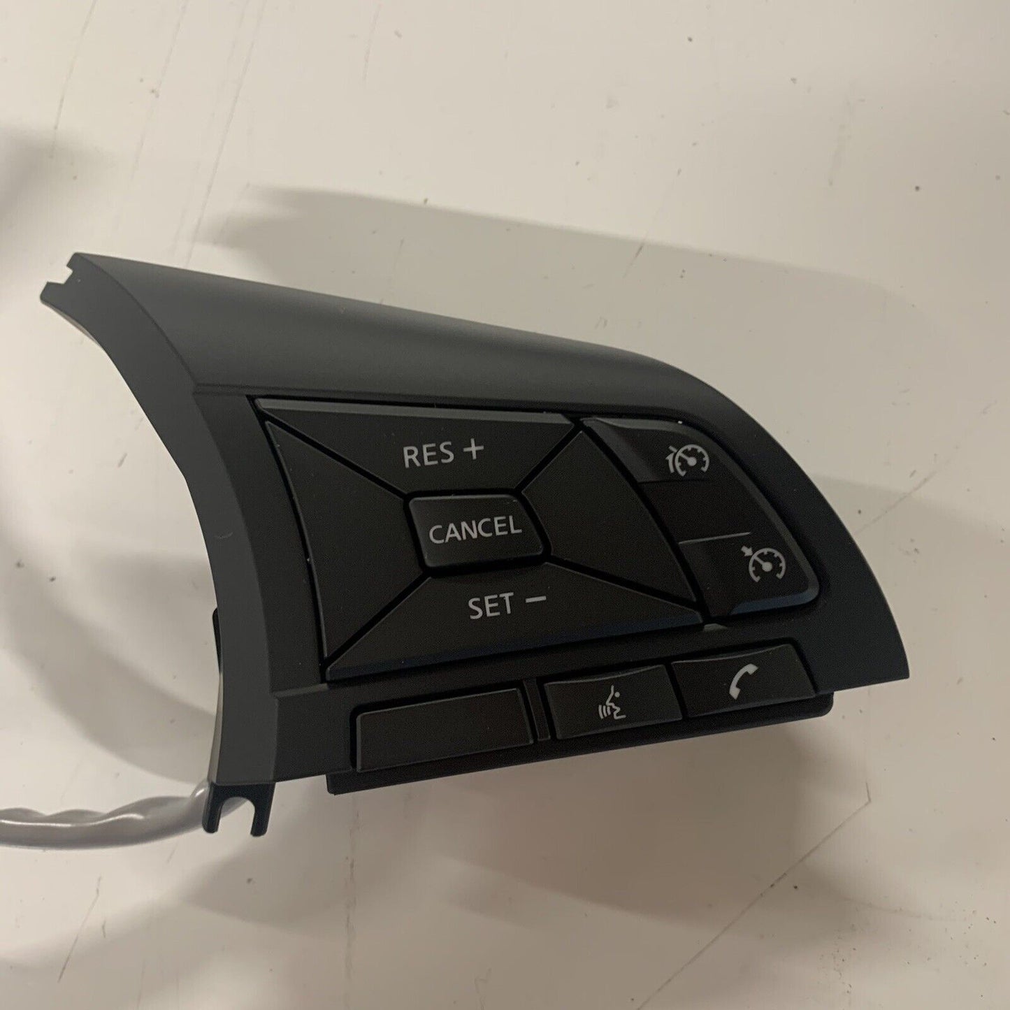 Genuine Nissan Qashqai Tekna Steering Wheel Switch Pack 25550HP10A