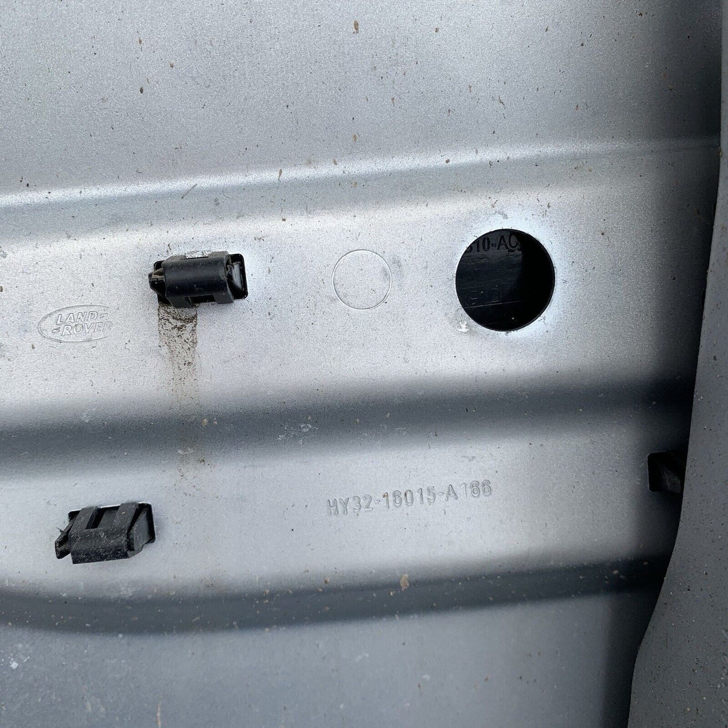 Genuine  Landrover Discovery 5 Right Drivers Side  Wing OS Front Wing
