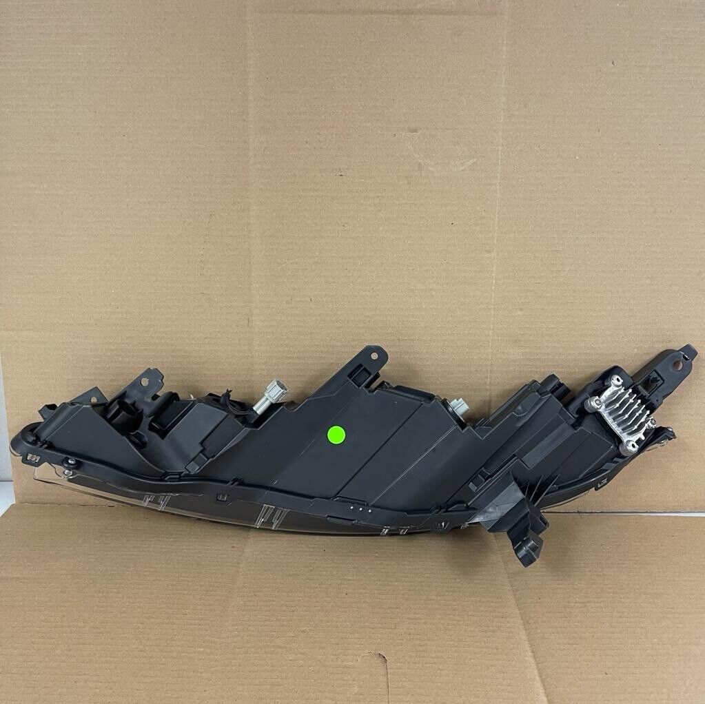 Genuine Nissan Juke Right Offside Headlight Driver Side Headlamp 261206pa0a