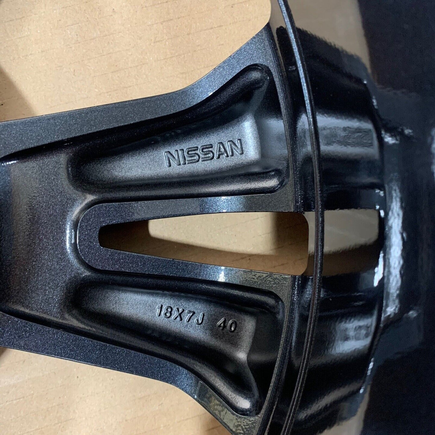 Genuine Nissan Qashqai 18" Alloy Wheel Diamond Cut and Grey D0300HV03A 2018-20