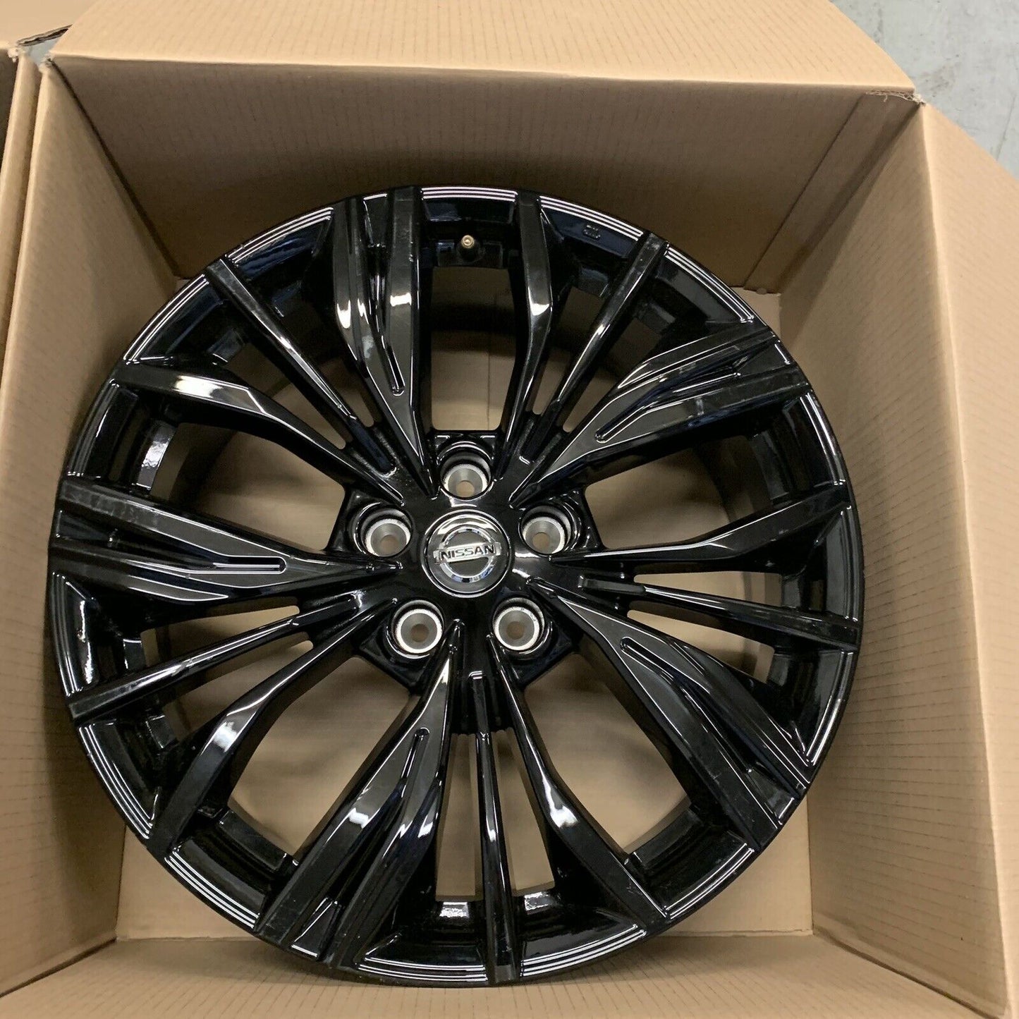 Genuine Set Of Nissan Juke 19" Alloy Wheels Gloss Black 7.5J 35