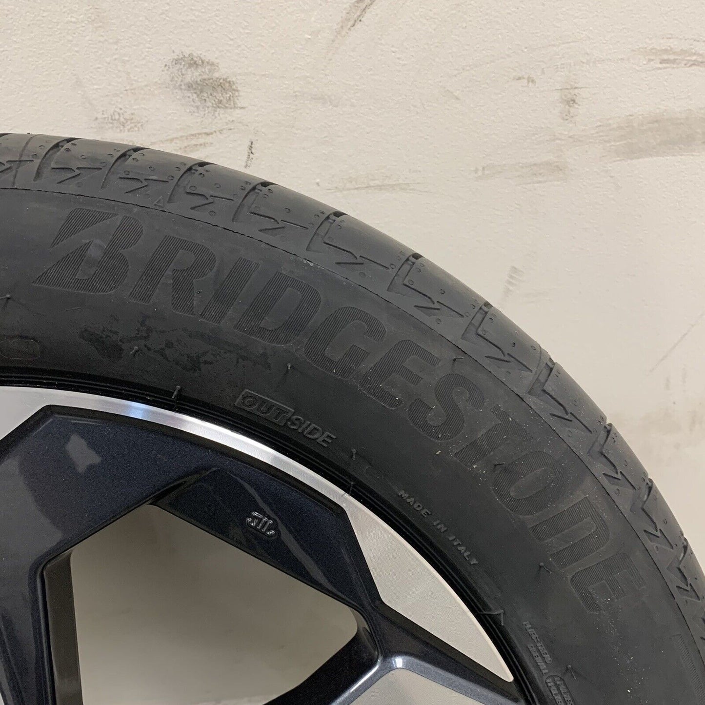 Genuine Set Of Nissan Qashqai 18" Alloy Wheels and Tyres