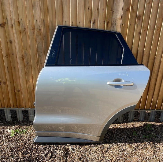 Genuine Jaguar F Pace X761 Near Side Left  Hand Rear Door Silver Men