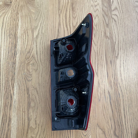 Genuine Isuzu D Max Left Rear Lamp Unit NSR Passenger Side