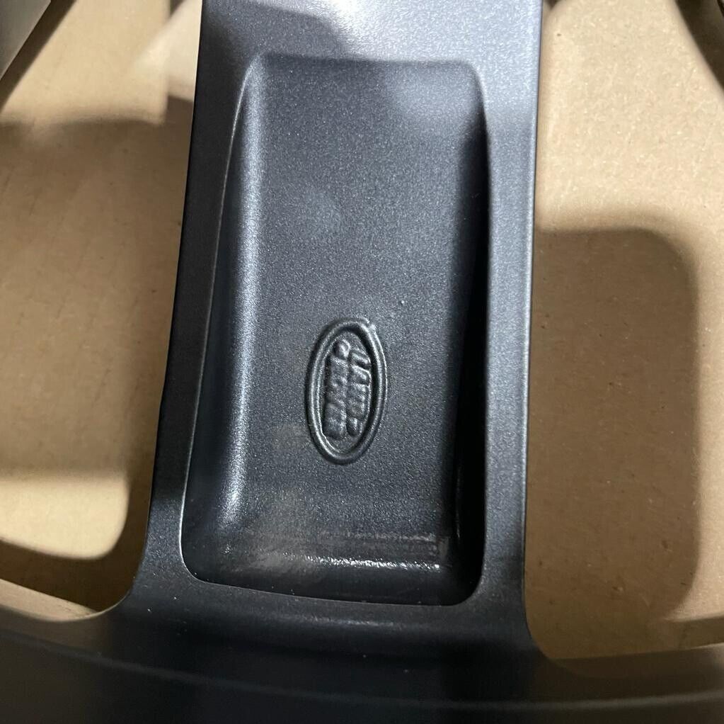 Genuine Range Rover Velar 21” Alloy Wheel Straight Black 21x8.5J CH 45 LR091541