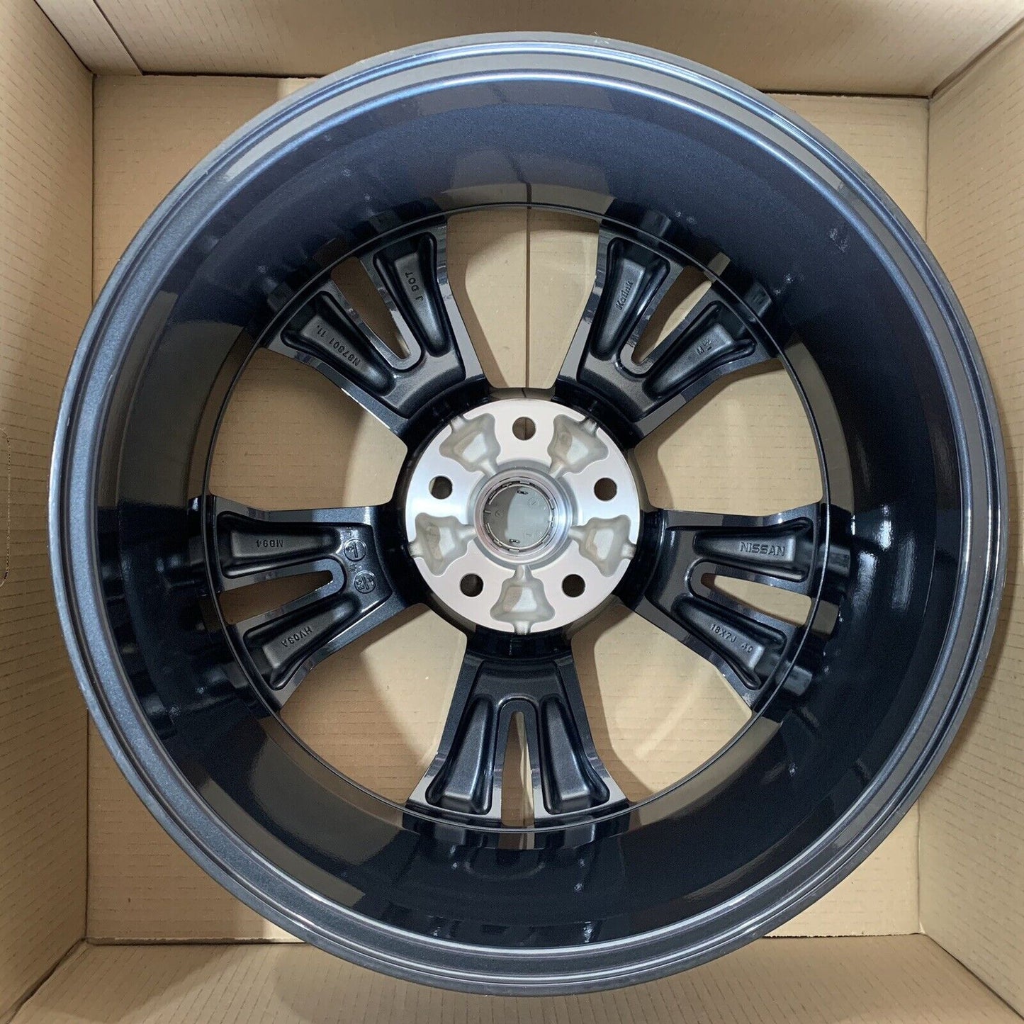 Genuine Nissan Qashqai 18" Alloy Wheels Diamond Cut and Grey D0300HV03A 2018-20