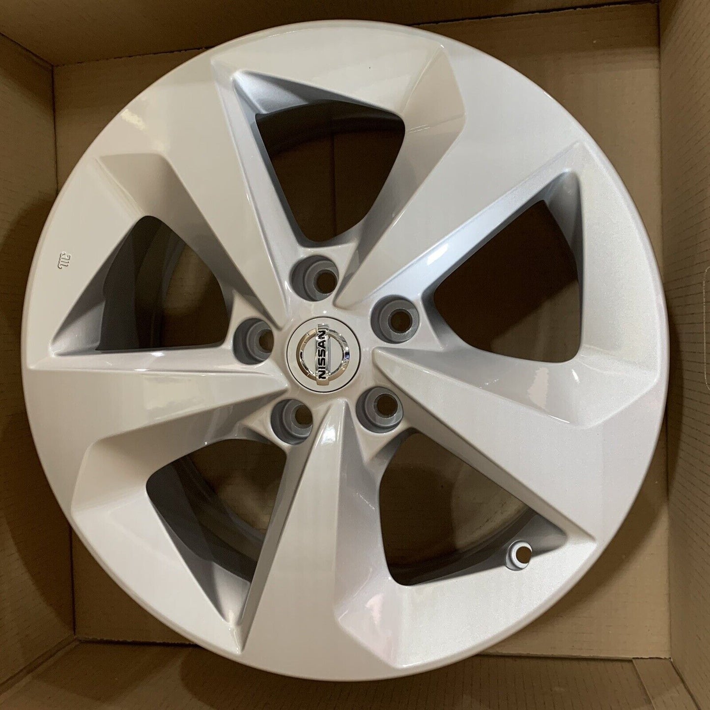 New Genuine Nissan Qashqai 17" Silver Alloy Wheel Set of 4 D0300HV01A 2018-20