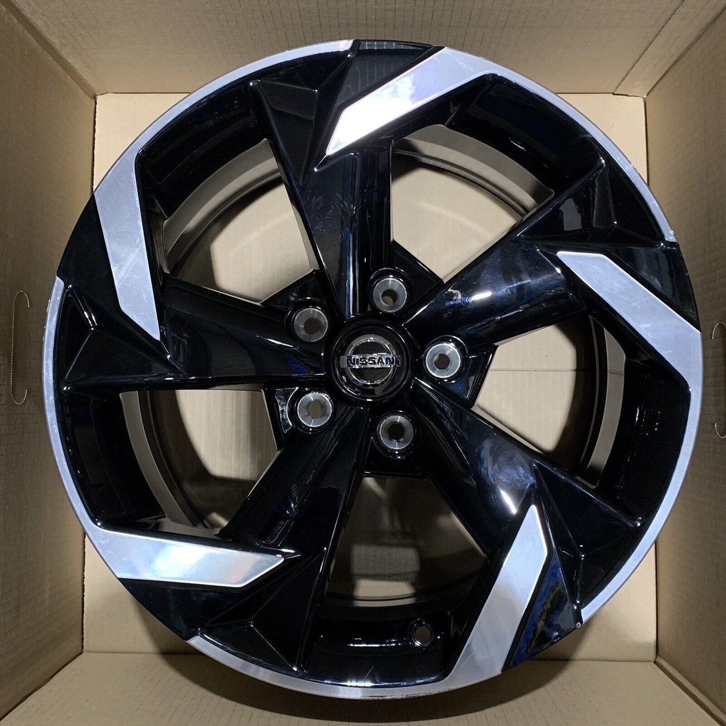 Genuine Nissan set of 4 Juke 17" alloy Wheels Diamond Cut Gloss Black 7J 35