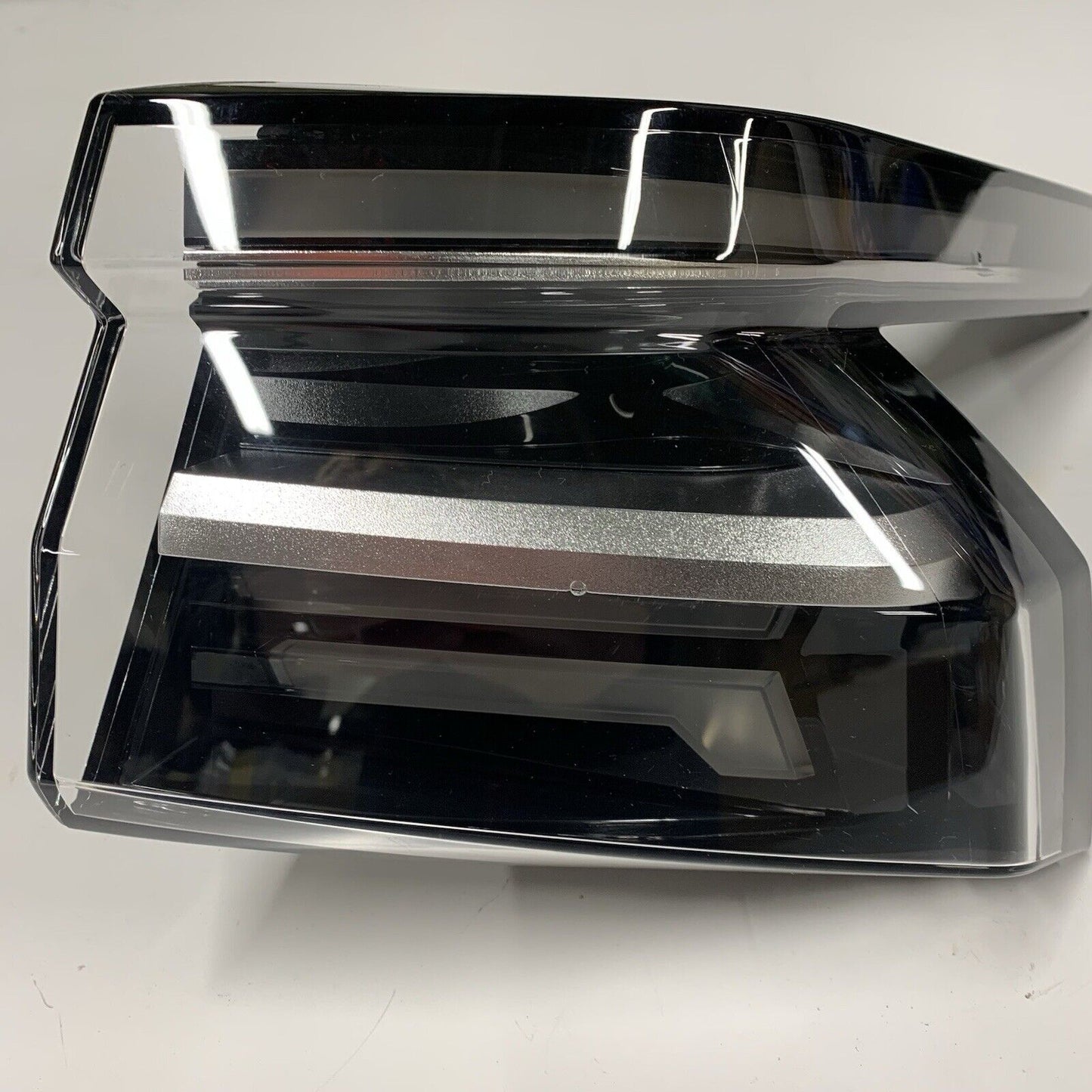 Genuine Nissan Qashqai J12 Off Side Right Hand Rear Drivers LED Light 26550HN20A