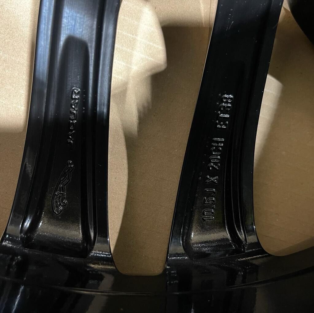 Genuine Jaguar F Type Gyrodone Alloy Wheel 10.5Jx20ch 55 T2R12015