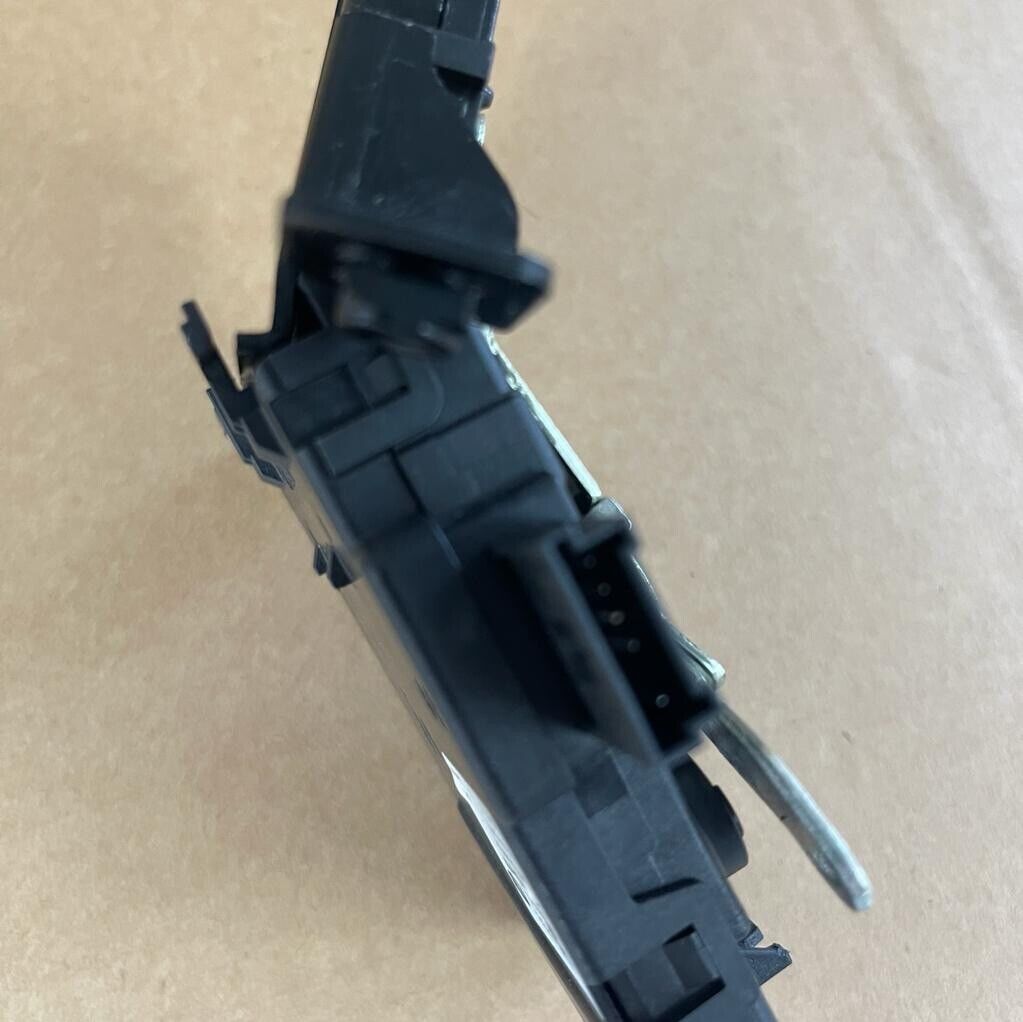Genuine Jaguar  XE X760  Rear Power Boot Latch T2H47868 CPLA442A66AF