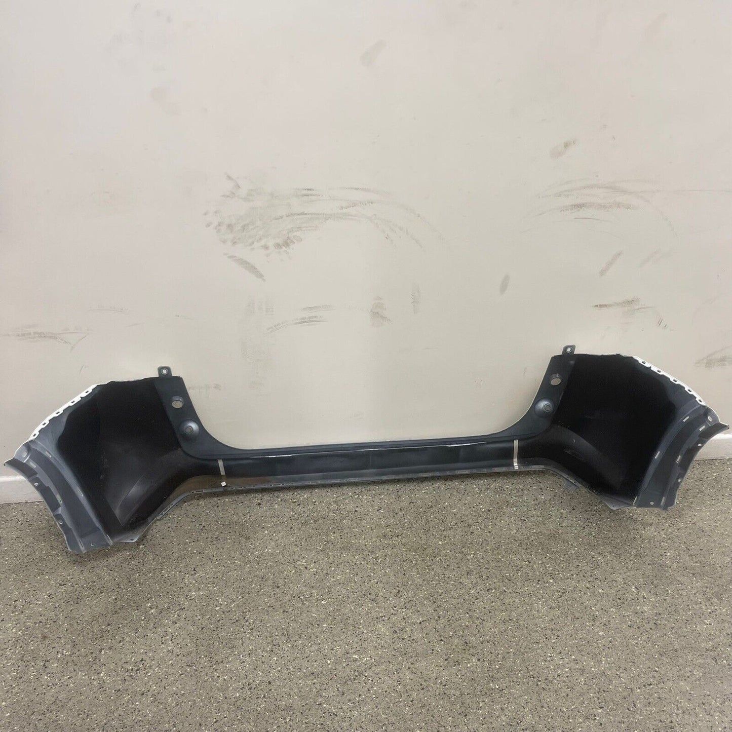 GENUINE WHITE NISSAN JUKE F16 SHAPE REAR BUMPER