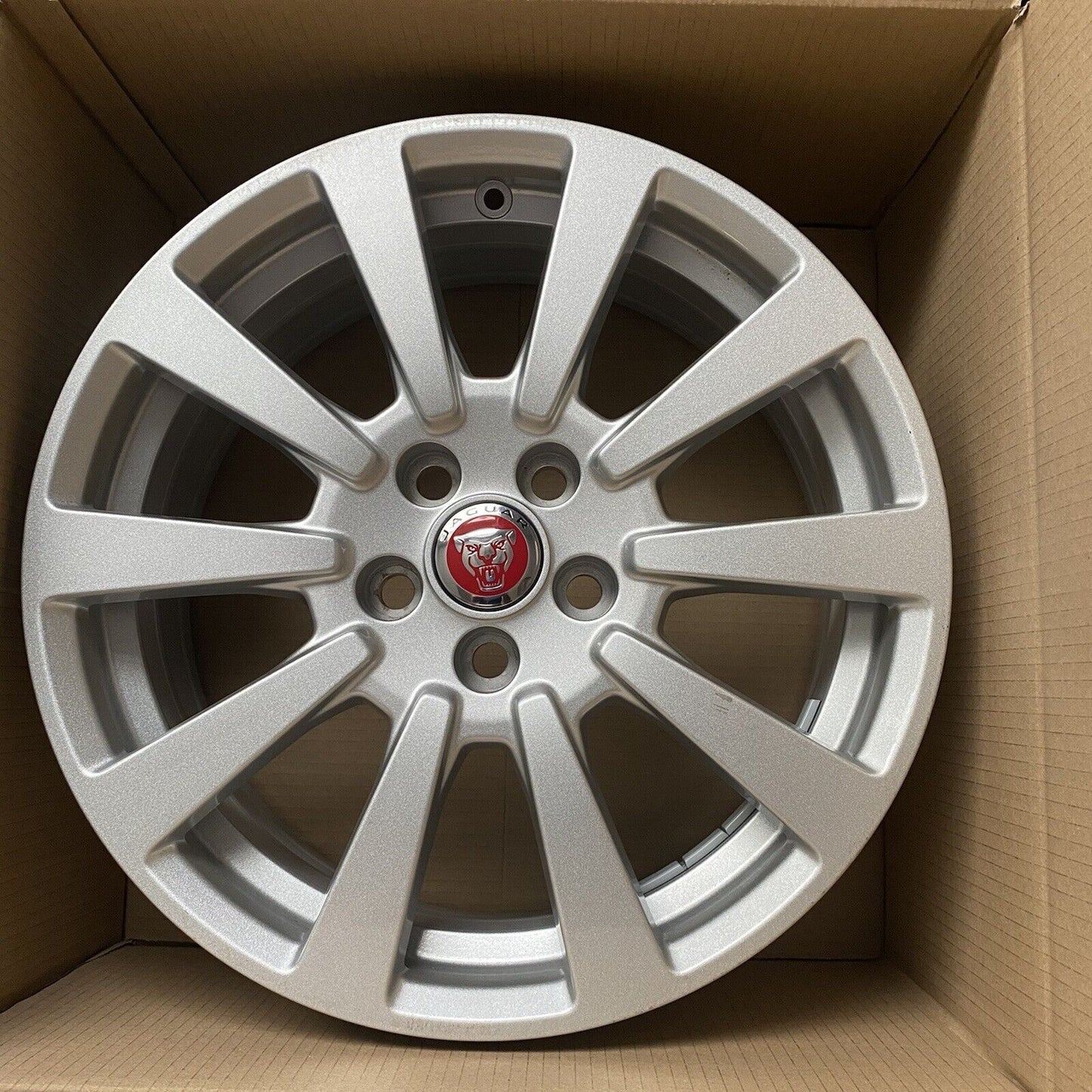 Genuine Jaguar XE 17" Turbine Alloy Wheel 7Jx17CHx48.5OFF T4n13263 Gx731007rb