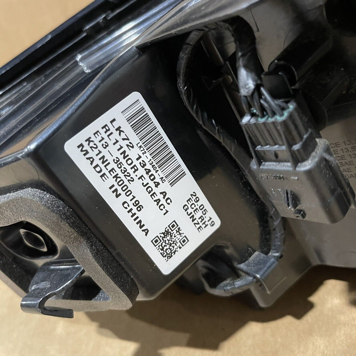 Genuine Discovery Sport L550  Right hand Offside Rear Lamp LK72-13404-AC