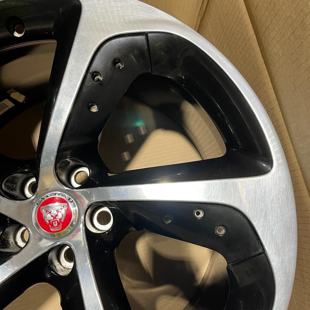 Genuine Jaguar F Type 20” Forged Aero  Alloy Wheel 10.5J Carbon Fibre T2R3293