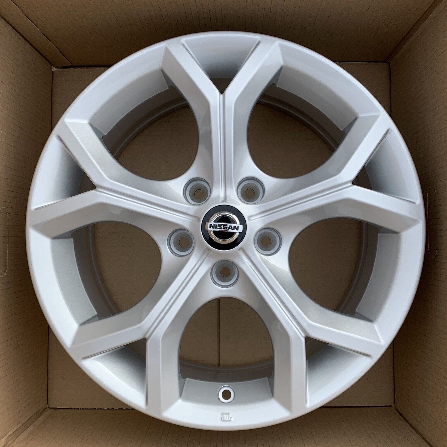 New Genuine Set Of 4 Nissan Juke 17" Silver Alloy Wheels 7J 35 off 403006PA1A