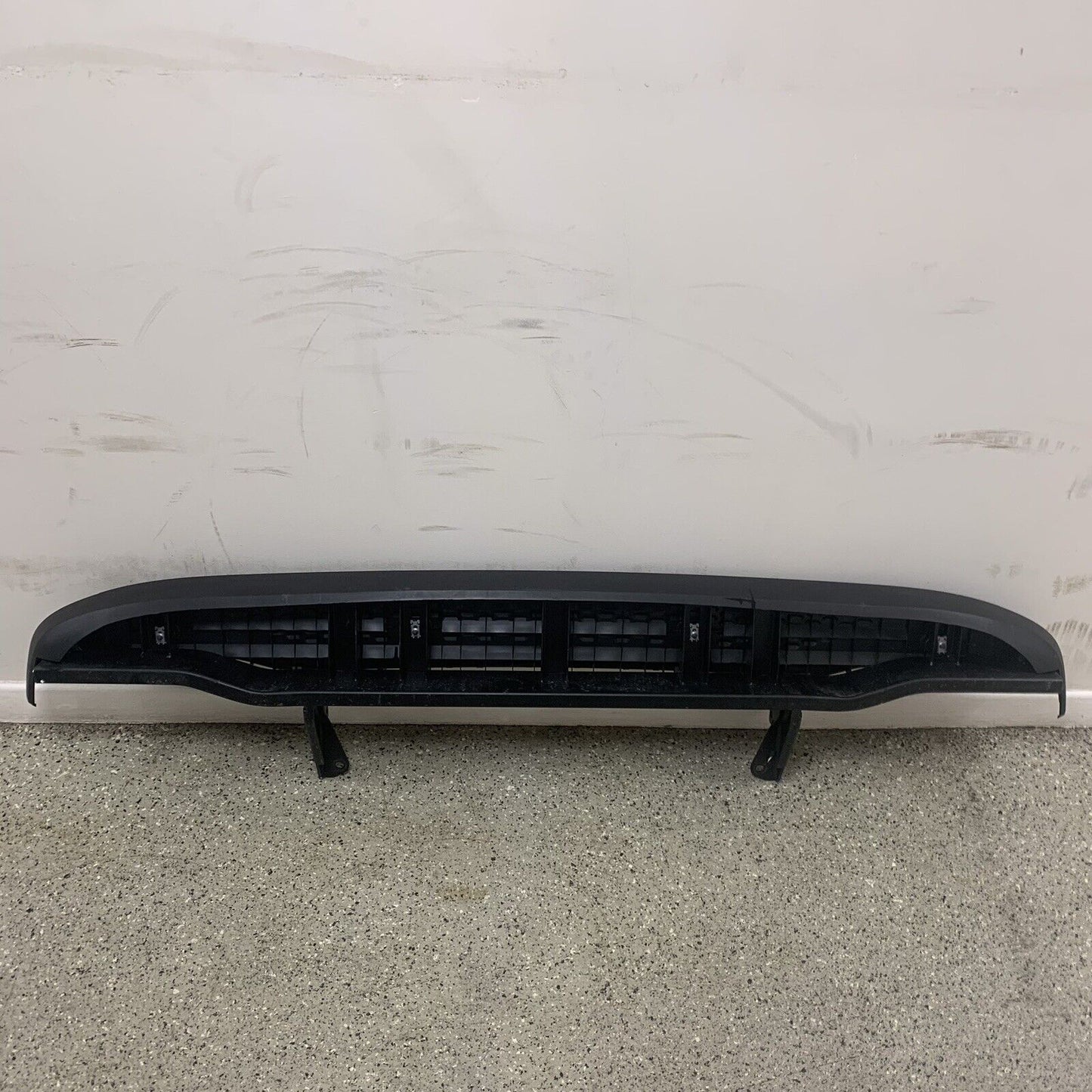 Genuine Iveco Daily Rear Bumper Step Beam Rear Bumper And Cover