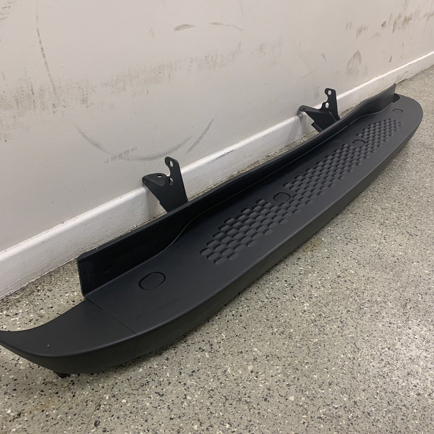 Genuine Iveco Daily Rear Bumper Step Beam Rear Bumper And Cover