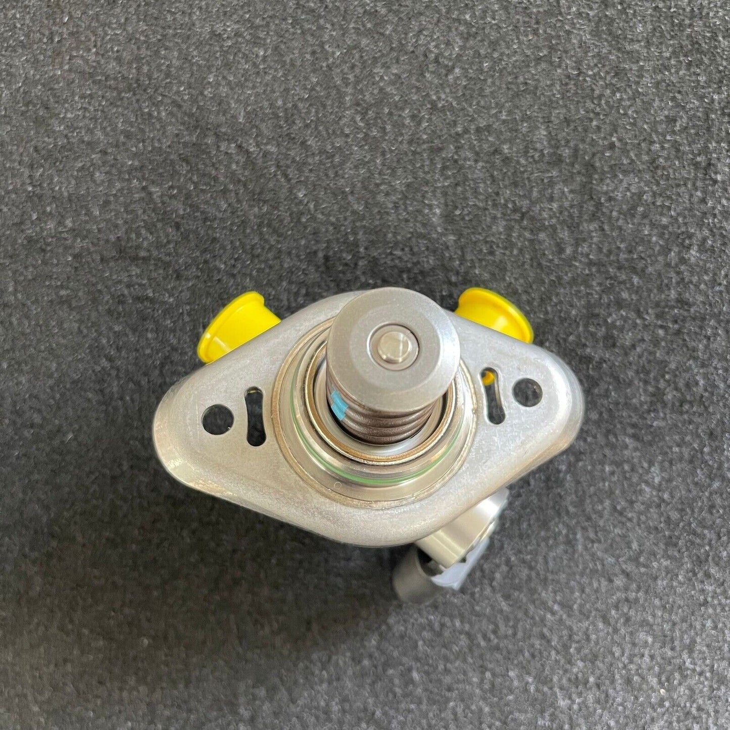 Genuine Mercedes Petrol High Pressure Fuel Pump A2820700001