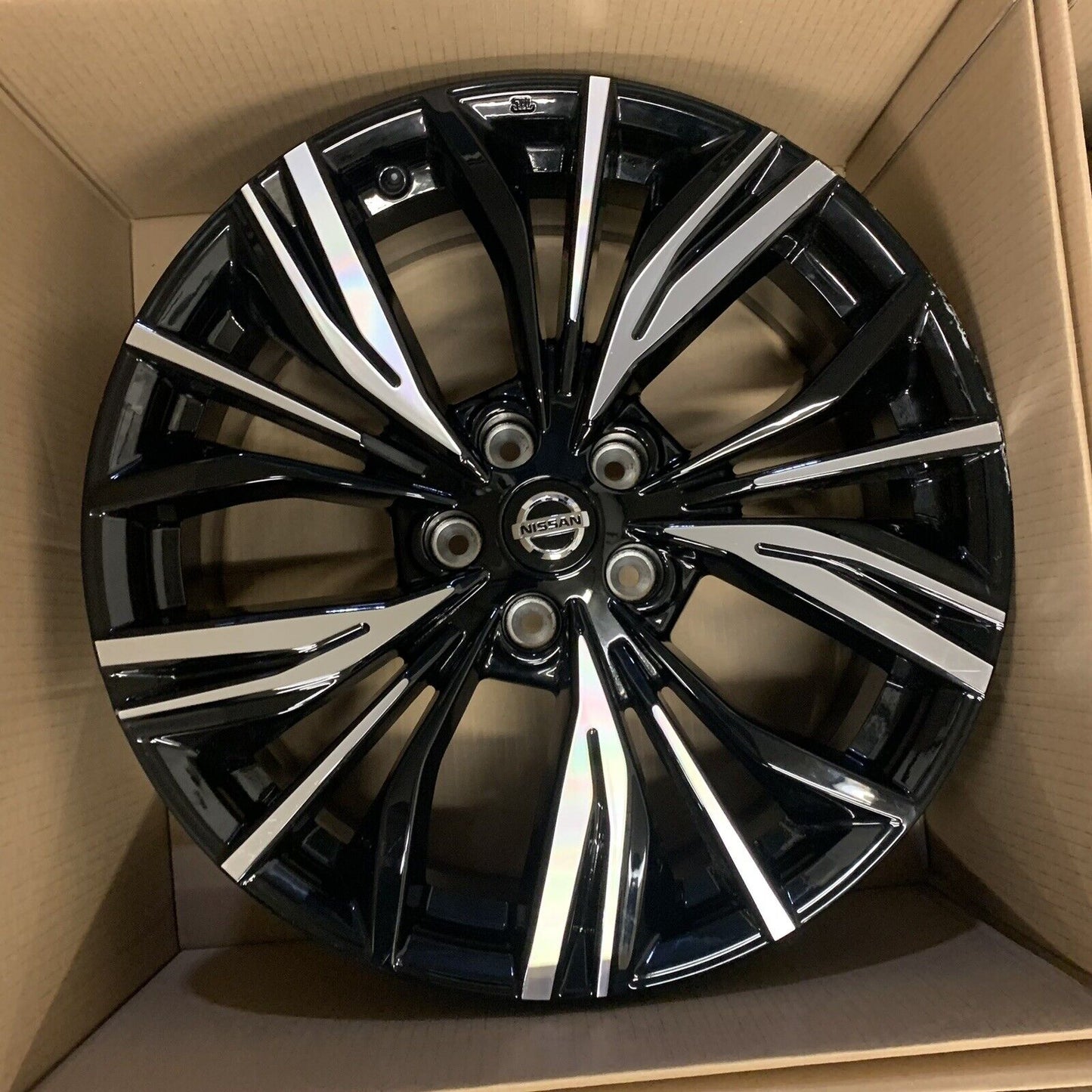 Genuine Set Of Nissan Juke 19" Alloy Wheel diamond Cut Gloss Black 7.5J 35