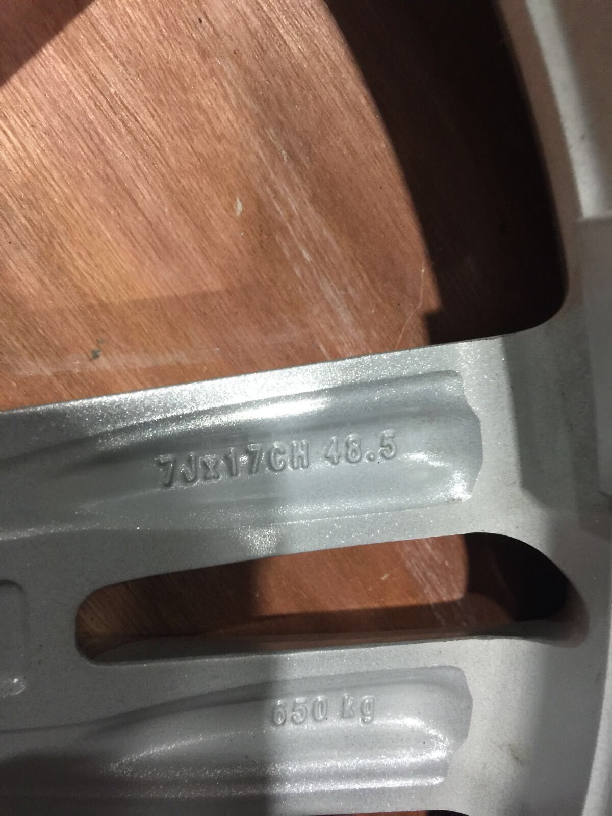 Genuine Jaguar XE/XF Crux Alloy Wheel 7Jx17CHx48.5 T4n1683