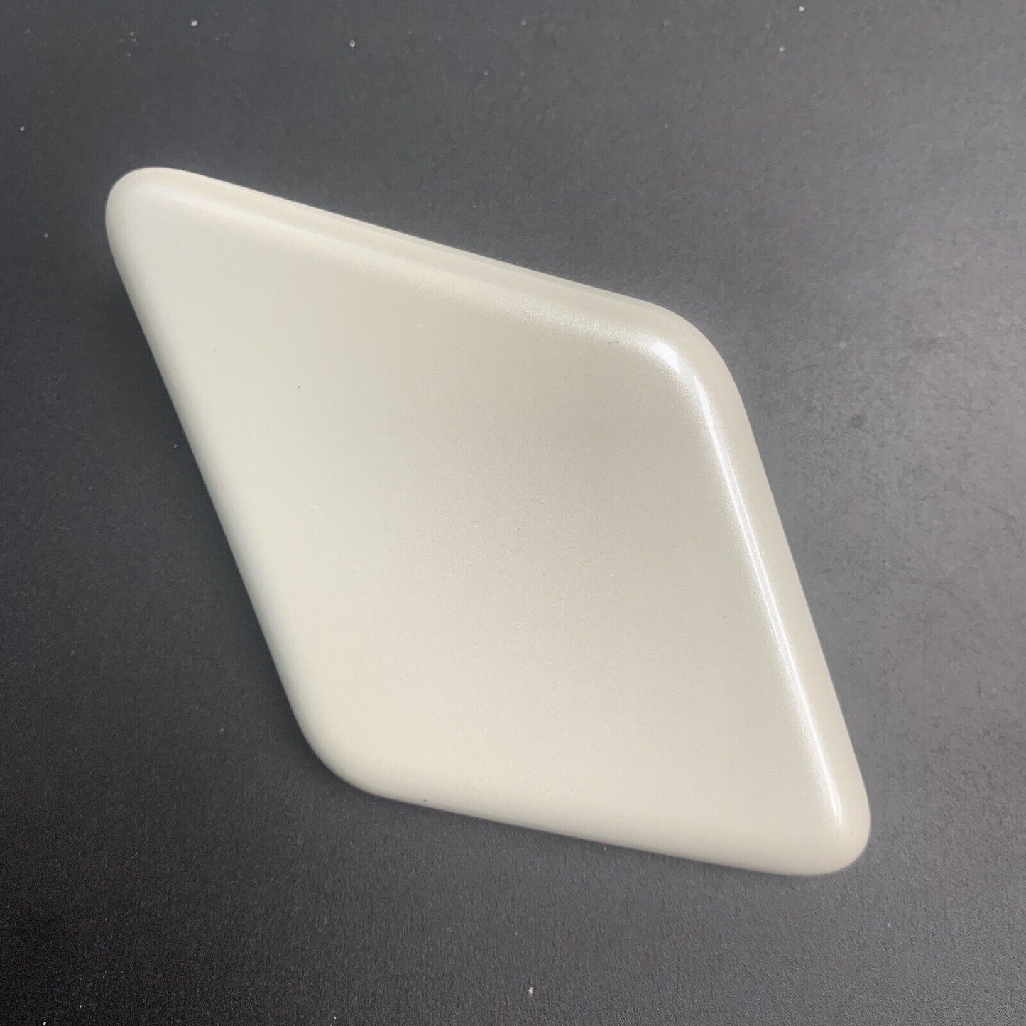 New Nissan Qashqai Headlight White Right Hand Washer Jet Cover