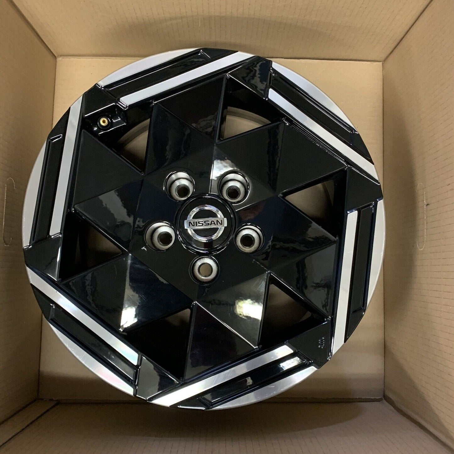 Genuine Set Nissan Leaf 16" Alloy Wheels diamond Cut Gloss Black 6.5J 40