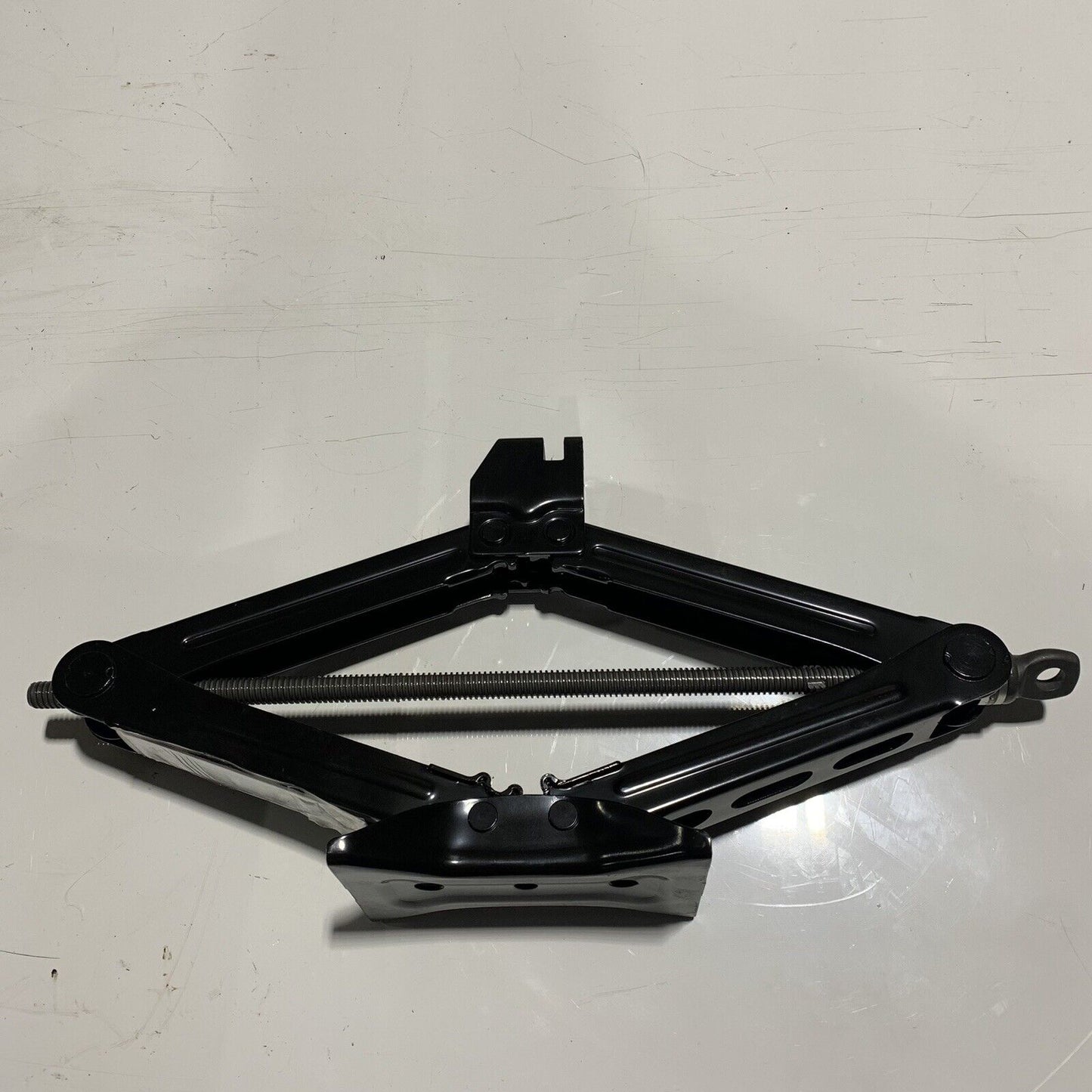 New Genuine  Scissor Car Jack 995506FP0A