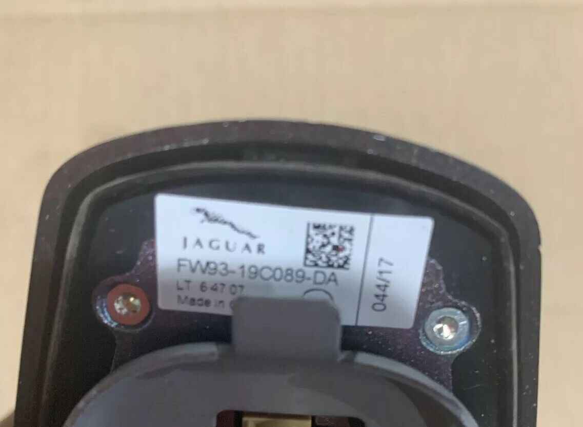 Genuine Jaguar XE XJ XF F-Pace Electronic Antenna Pod C2D53079