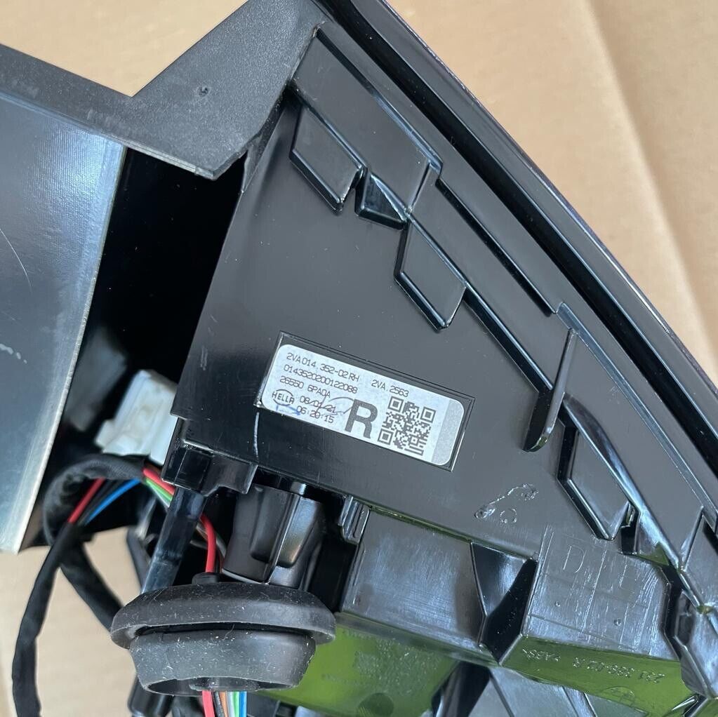 Genuine Nissan Juke 2019 Off Side Right Hand Rear Outer Light 265506paoa