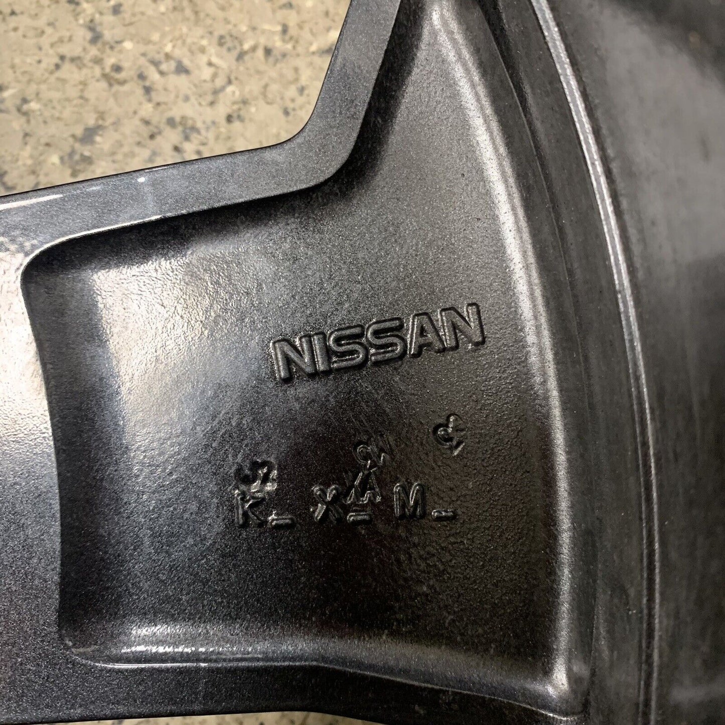 Genuine Nissan Qashqai 18" Alloy Wheel and Tyre