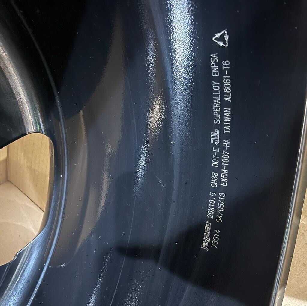 Genuine Jaguar F Type 20” Forged Aero  Alloy Wheel 10.5J Carbon Fibre T2R3293